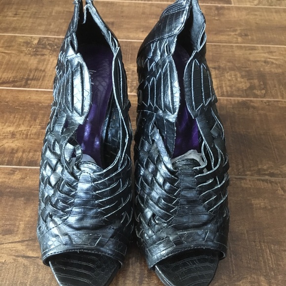 Black leather peep toe high heels bootie - Picture 4 of 4